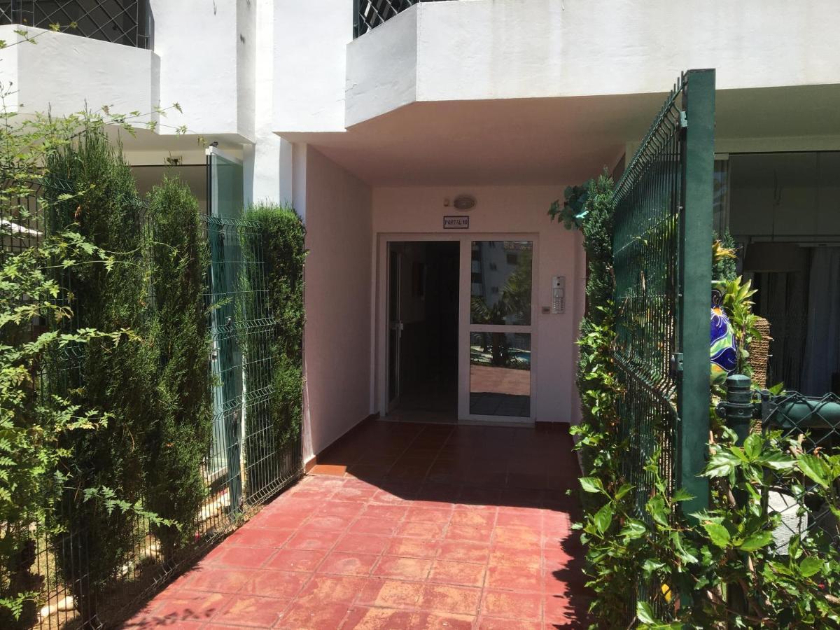 Mi Capricho, Beachfront, Grownfloor, Private Garden & Terrace Sitio de Calahonda Exteriör bild