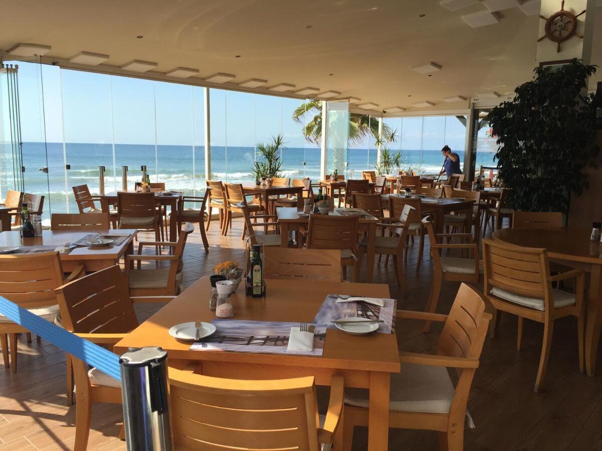 Mi Capricho, Beachfront, Grownfloor, Private Garden & Terrace Sitio de Calahonda Exteriör bild