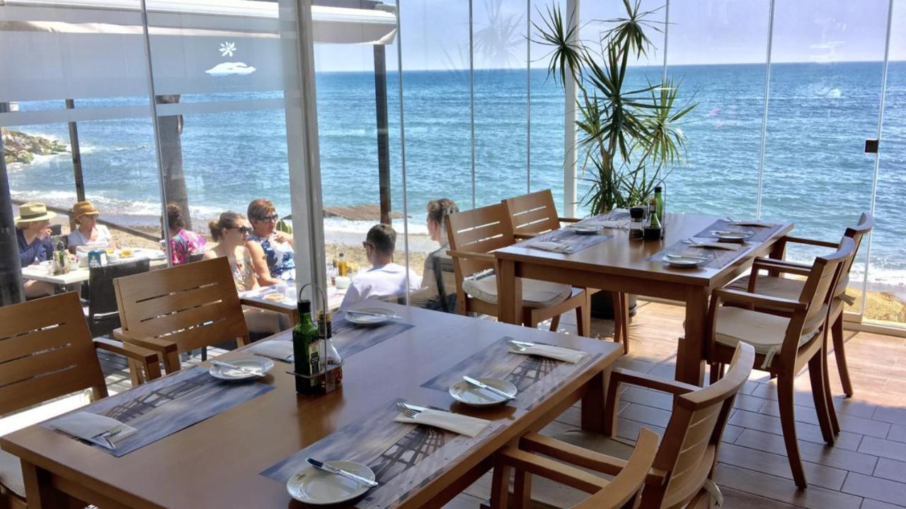 Mi Capricho, Beachfront, Grownfloor, Private Garden & Terrace Sitio de Calahonda Exteriör bild