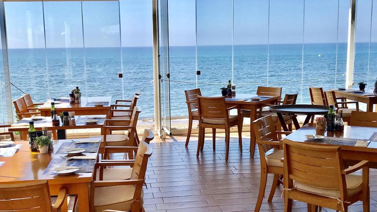 Mi Capricho, Beachfront, Grownfloor, Private Garden & Terrace Sitio de Calahonda Exteriör bild