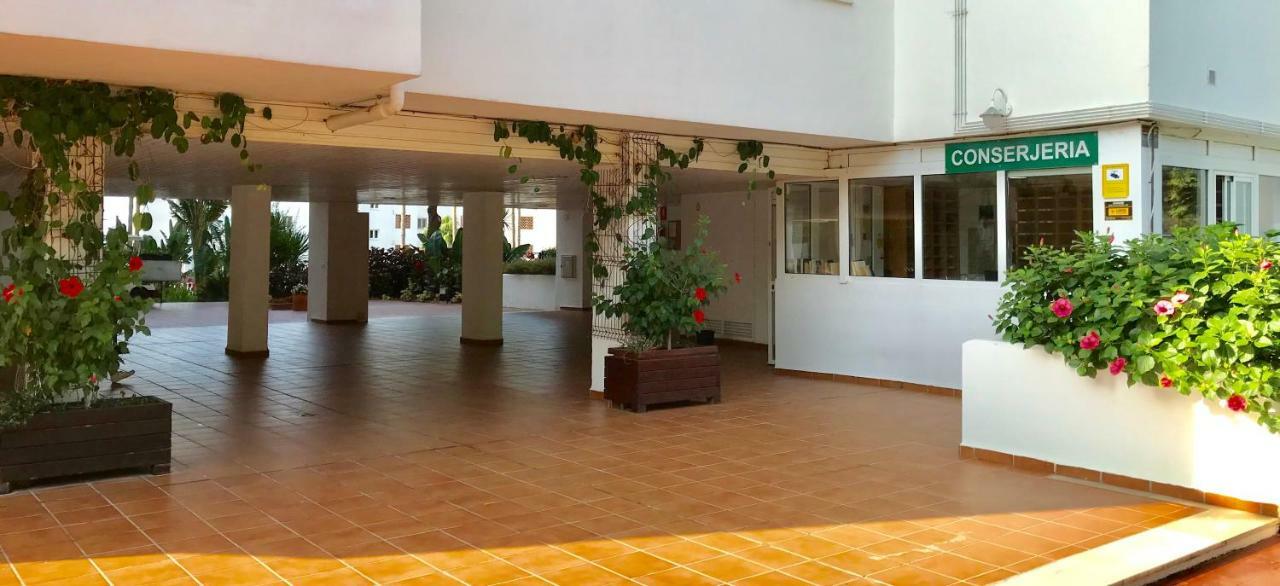 Mi Capricho, Beachfront, Grownfloor, Private Garden & Terrace Sitio de Calahonda Exteriör bild