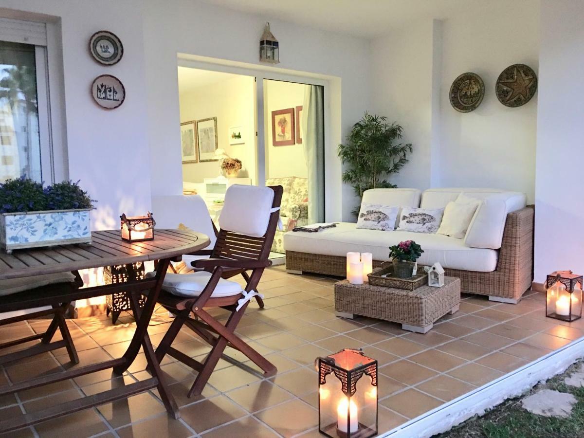 Mi Capricho, Beachfront, Grownfloor, Private Garden & Terrace Sitio de Calahonda Exteriör bild